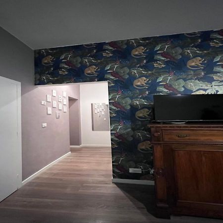 Monkey House Verona Bagian luar foto