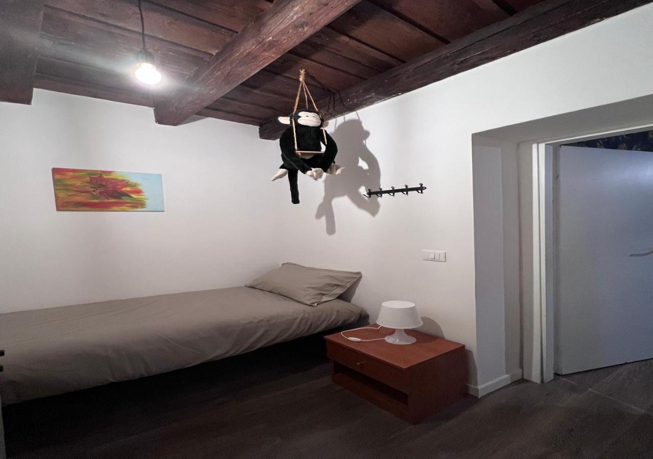 Monkey House Verona Bagian luar foto